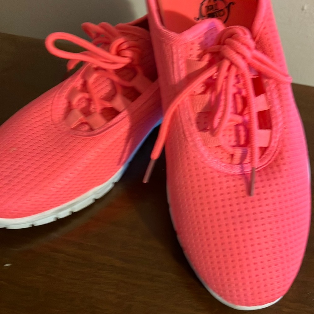 Neon mesh sneakers